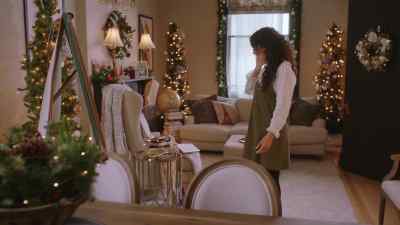 How are we gonna
get new decorations - Unwrapping Christmas: Mia's Prince