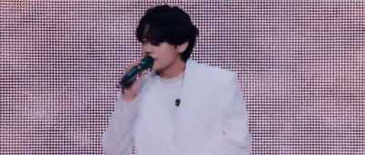 How are you guys? My name is V.
Nice to meet you. - BTS: Permission to Dance on Stage - LA