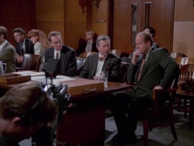 - How are you holding up?
- Oh, I'm fine. - Frasier