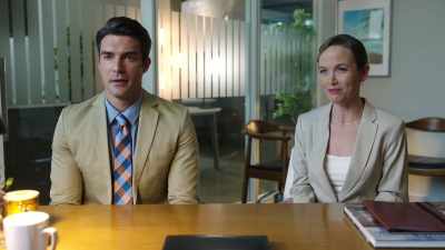 How are we supposed
to build trust - Romance in Hawaii