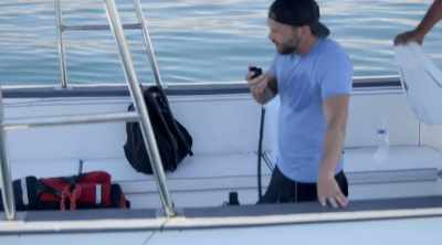 - How are we supposed
to catch a venomous fish - Kings of Pain