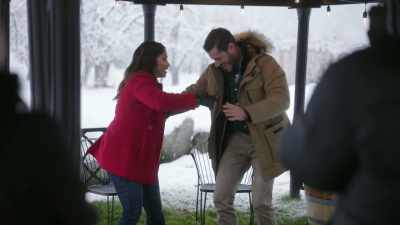 How are you supposed
to help me? Okay. Okay. - Cloudy with a Chance of Christmas