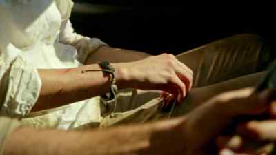 - How bad is that cut?
- I think it's okay. - Zoo