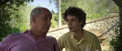 - How big a schmuck is Geppino?
- Huge. You know what he does? - The Hand of God