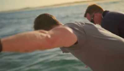 How big is that, two
and a half meters? - Shark Beach With Chris Hemsworth