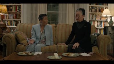 How can a grown man live like this? - The Chair
