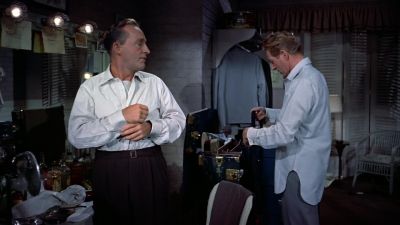 How can a guy THAT ugly have the nerve to have sisters - White Christmas