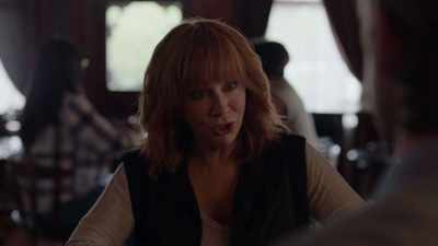 How can you defend
her the way - Reba McEntire's The Hammer