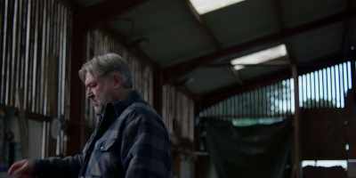 - How can I help you?
- Uh, I'm Cat Donato. - The Light in the Hall