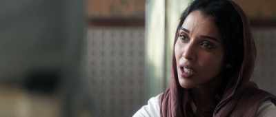 How could anyone wield a gun having
studied these great poets? - Tiger Zinda Hai