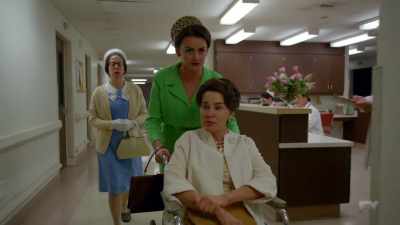 How dare you?
You're a secretary. - FEUD
