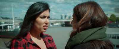 - How did you get hurt?
- Listen… - The Girl on the Train