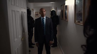 How did you get in here? - Van Helsing