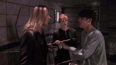 - How did you get through?
- I don't have time. - Babylon 5
