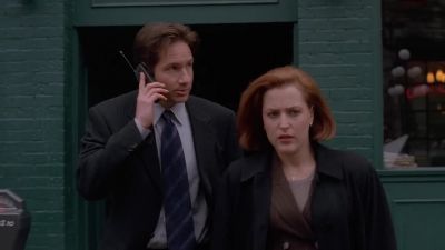 - How did you know he wouldn't be in there?
- She misdirected us on purpose. - The X-Files