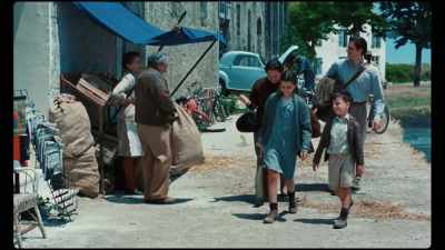 - How did you like the city?
- l couldn't wait to get back home. - Martin Eden