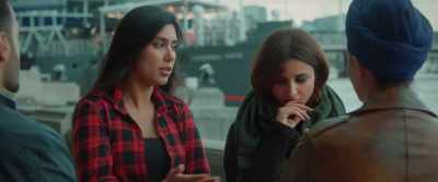 - How did you spend these five hours?
- Officer, just take it easy. - The Girl on the Train