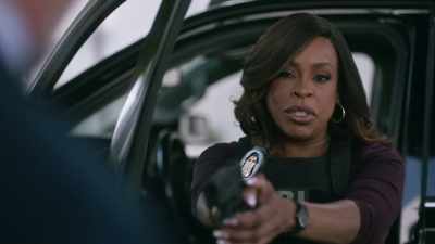 How did
this fine-ass lady - The Rookie: Feds