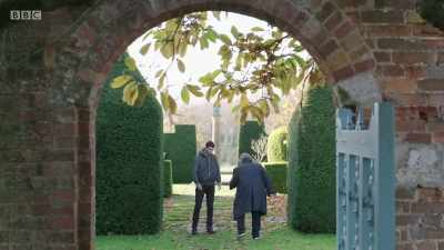 How did you...? I've been doing this
a lot longer than you have. - Shakespeare & Hathaway - Private Investigators