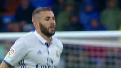 How do you deal
with the booing and hissing? - Real Madrid: Until the End