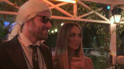 -How do you feel about her being a bride?
-I love it. - Buying Beverly Hills