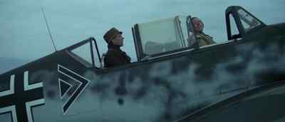 - How do I jump out?
- Release your safety belt. - The Eagle Has Landed