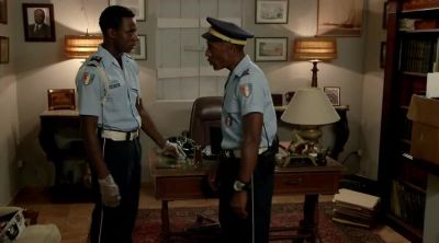 How do you know when someone's lying to you? - Death in Paradise