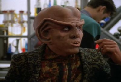 - How do l look?
- As...handsome as ever. - Star Trek: Deep Space Nine