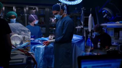 How do the donor lungs
look to you? - Chicago Med