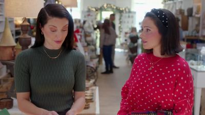 How do you think I'm doing
with people looking at me - Trading Up Christmas