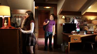 How do you not poke your eyeball? - Pretty Little Liars