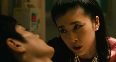 How does it feel
to travel the world? - The Confidence Man JP - The Movie -