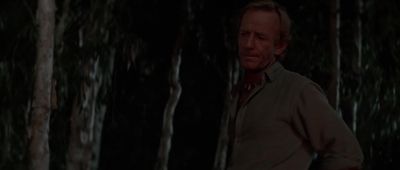 How does he find his way in the dark - Crocodile Dundee