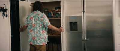How does she keep that physique
with all this junk food? - Clawfoot