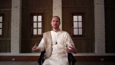 How does this resolve? - Krishnas: Gurus. Karma. Murder.