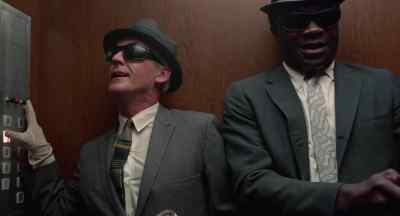 - How you doin', chief?
- Okay, baby. - The Thomas Crown Affair