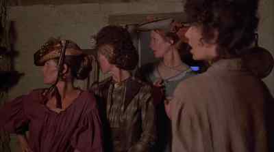 - How we doin', ladies? - Goin' South