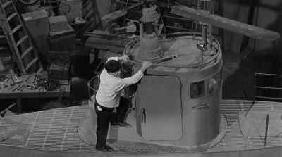 How you doing, boys? Not much time left. - The Three Stooges in Orbit