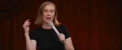 -"How you doing?
- (laughter) - Hannah Einbinder: Everything Must Go