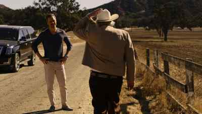 - How you doing, Tex?
- Oh, I can't complain. - Sneaky Pete