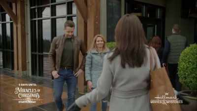 How is it, - Aurora Teagarden Mysteries: Reunited and It Feels So Deadly