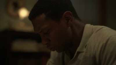 - How you know that?
- I'm looking right at the damn thing. - Lovecraft Country