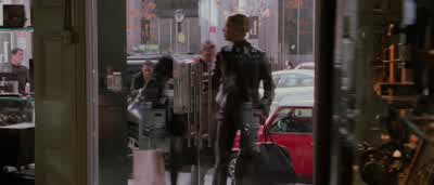 Woman: How long to crack it? - The Italian Job