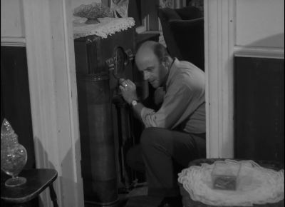 I could have used some help up here - Night of the Living Dead