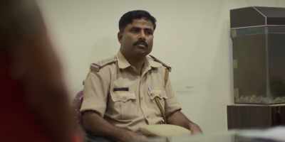 -How long have you been doing this work?
-For the last three years. - Crime Stories: India Detectives