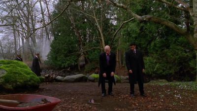 - How long has she been dead?
- At least a day. - Smallville