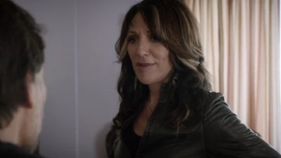 How long's he been dipping into that?
Not long. - Sons of Anarchy