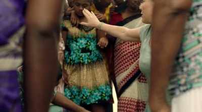 - How long's she been like this?
- Ten minutes or more, maybe. - The Good Karma Hospital
