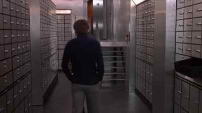 How many boxes would you think there are?
- 600 to 800 I guess. - Loophole