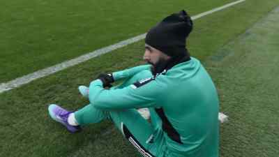 How many do you do a day, Karim? - Real Madrid: Until the End